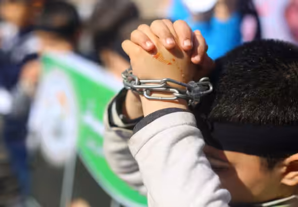 A demonstration demanding the release of Palestinian prisoners, Gaza, 2016. Photo: Magdy Fathi/AFP.