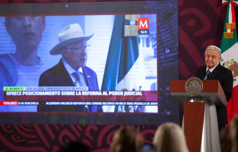 Andrés Manuel López Obrador addresses his audience on the subject of judicial reform. Photo: Andrea Murcia/Cuartooscuro.com