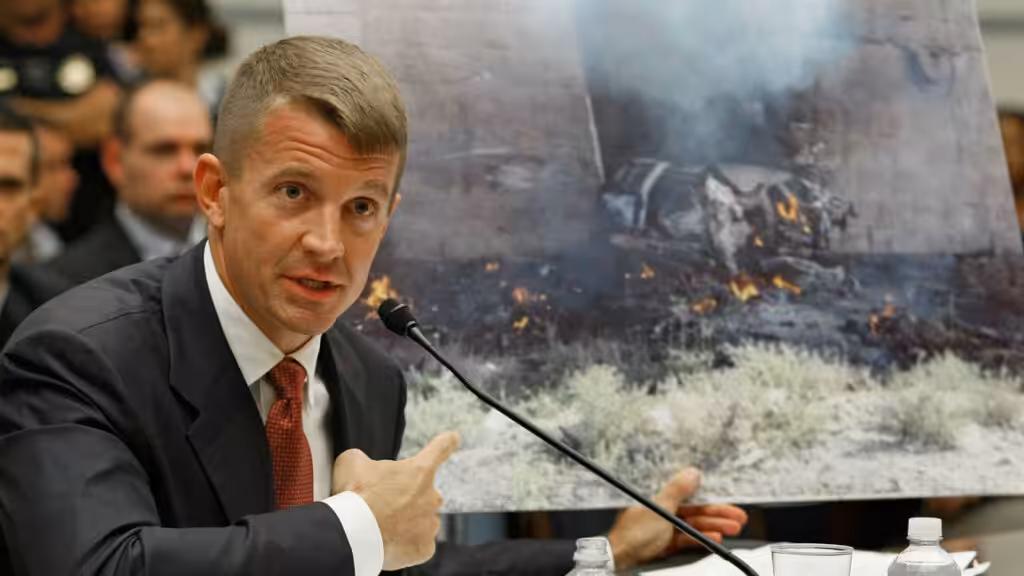 Erik Prince, founder of the mercenary group Blackwater, testifies in the US Congress about the group's involvement in war crimes in Iraq. Photo: Getty Images.