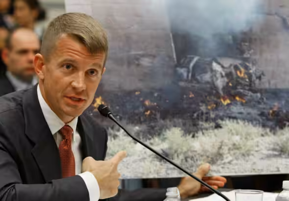 Erik Prince, founder of the mercenary group Blackwater, testifies in the US Congress about the group's involvement in war crimes in Iraq. Photo: Getty Images.