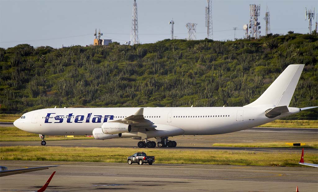 Estelar Airlines Airbus A340-300 taxiing at the Simón Bolívar International Airport in Maiquetía, La Guaira state, Venezuela. Photo: Francisco Pinero/FlyNews/file photo.