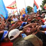 President Nicolás Maduro meets supporters. Via venezuelanalysis.com