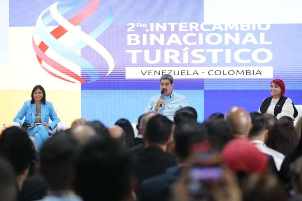 Venezuelan President Nicolás Maduro speaks at the second Venezuela-Colombia binational tourism meeting in La Carlota, Miranda state, September 5. Photo: Presidential Press.