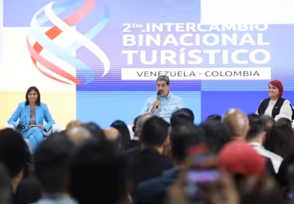 Venezuelan President Nicolás Maduro speaks at the second Venezuela-Colombia binational tourism meeting in La Carlota, Miranda state, September 5. Photo: Presidential Press.