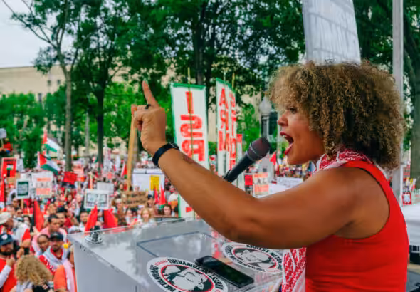 PSL presidential candidate Claudia De la Cruz speaks at the rally outside the US Capitol protesting Netanyahu's visit on July 24. Photo:X/@votesocialist24.