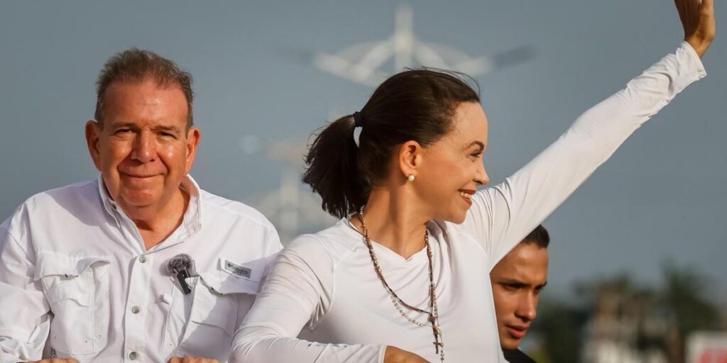 Featured image: Venezuelan former presidential candidate Edmundo González (left) next to Maria Corina Machado during his few political rallies he attended during the presidential campaign. Photo: Miguel Gutierrez/EFE/file photo.