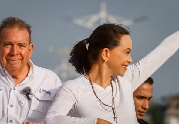 Featured image: Venezuelan former presidential candidate Edmundo González (left) next to Maria Corina Machado during his few political rallies he attended during the presidential campaign. Photo: Miguel Gutierrez/EFE/file photo.