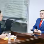 Venezuelan Attorney General Tarek William Saab (right) listening to former far-right candidate legal advisor José Vicente Haro (left) on Wednesday, September 4, 2024. Photo: X/@PedroKonductaz.