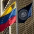 The flags of Venezuela and the BCV at the BCV headquarters in Caracas. Photo: BCV.
