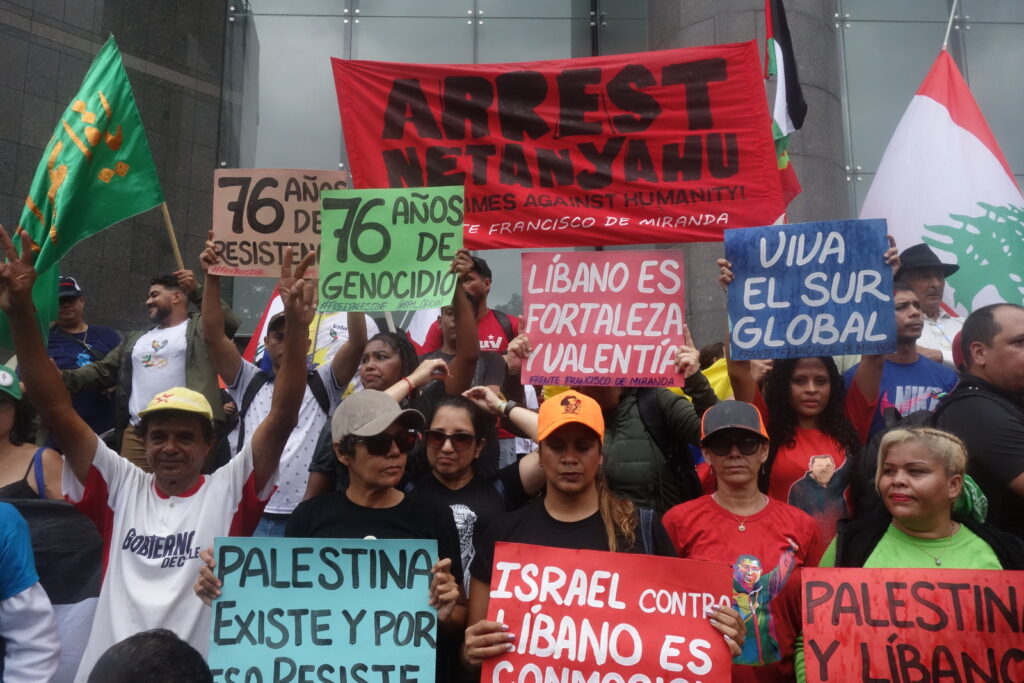 “Arrest Netanyahu” was one of the most frequently seen slogans on the banners carried during the demonstration in support of Palestine and Lebanon in Caracas, Venezuela, on Saturday, October 5, 2024. Photo: Luigino Bracci Roa