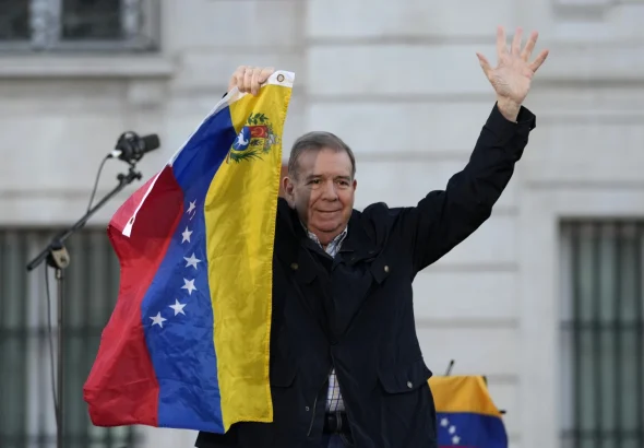 Edmundo González participates in a political event in Madrid, Spain. Photo: Bernat Armangue/AP.
