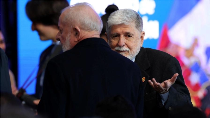 Brazilian government advisor for international affairs and former foreign minister, Celso Amorim, with Brazilian President Luiz Inácio Lula da Silva. Photo: Reuters.