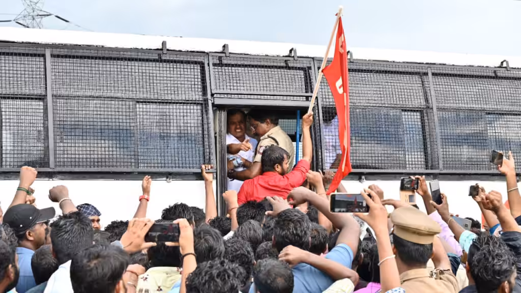 Striking Samsung India workers being arrested by the police in Chennai, Tamil Nadu, India. Photo: CPI(M) Tamil Nadu.