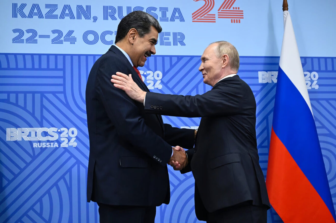 Venezuelan President Nicolás Maduro (left) and Russian President Vladimir Putin (right) meet at the 16th BRICS Summit in Kazan, Russia, October 23, 2024. Photo: alexander Nemenov/AFP.