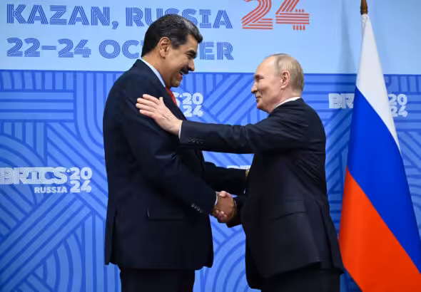 Venezuelan President Nicolás Maduro (left) and Russian President Vladimir Putin (right) meet at the 16th BRICS Summit in Kazan, Russia, October 23, 2024. Photo: alexander Nemenov/AFP.