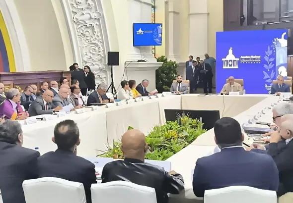 The president of Venezuela's National Assembly, Jorge Rodríguez, leads a meeting with political leaders from different political parties to initiate the review of electoral regulations, in Caracas, Thursday, October 3, 2024. Photo: Venezuelan National Assembly via Telesur.