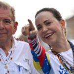 Edmundo González and María Corina Machado stand shoulder to shoulder. Photo: Misión Verdad.