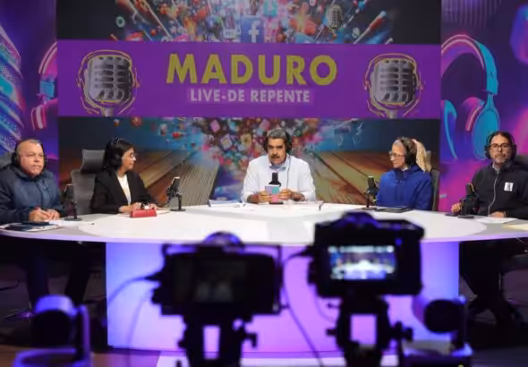 Venezuelan President Nicolás Maduro during the transmission of his podcast "Maduro Live de Repente." Photo: Presidential Press.