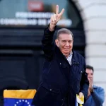 Venezuelan far-right former presidential candidate, Edmundo González, appears at Puerta del Sol Square in Madrid, Spain, to support the "protest" against the election results in Venezuela, on September 28, 2024. Photo: Ana Beltran/Reuters/File photo.