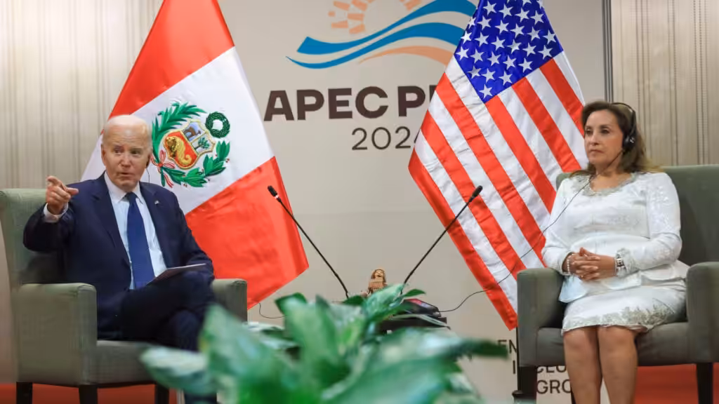 US President Joe Biden and Peruvian President Dina Boluarte meet at the APEC summit. Photo: Square profile picture Presidencia del Perú.