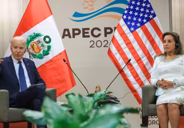 US President Joe Biden and Peruvian President Dina Boluarte meet at the APEC summit. Photo: Square profile picture Presidencia del Perú.