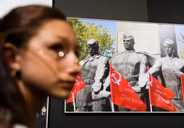 A girl tours an exhibition dedicated to the day of new regions’ reunification with Russia at the Victory Museum on Poklonnaya Hill in Moscow, Russia. Photo: Kirill Zykov/AP.