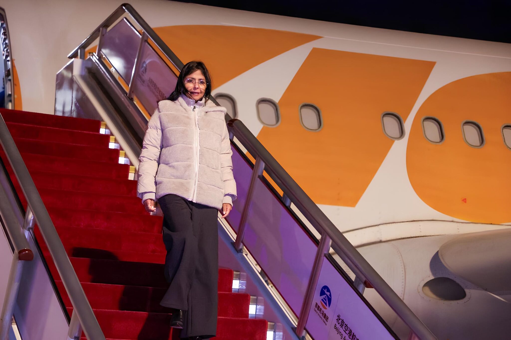 Venezuelan Vice President Delcy Rodríguez arriving in Beijing, China, for an official visit, on Wednesday, December 4, 2024. Photo: La Radio del Sur.