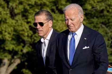 US President Joe Biden and his son, Hunter Biden, on July 1, 2024. Photo: Jacquelyn Martin (AP).