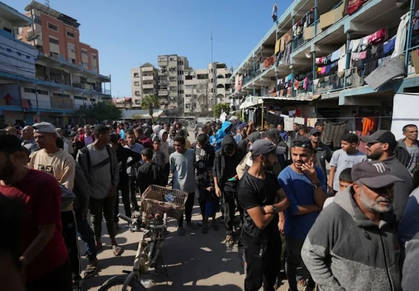 Palestinians gather to receive aid distributed by UNRWA, the UN agency helping Palestinian refugees, in Nuseirat refugee camp, Gaza, Palestine, on November 5, 2024. Photo: Al Mayadeen.