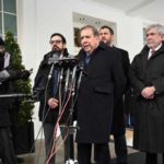 Edmundo González issues a statement to the press. Photo: ABC.