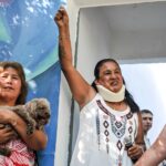 Argentinian grassroots leader Milagro Sala receiving the leaders of the caravan organized to raise awareness about the ninth year of her controversial imprisonment. Photo: Sandra Castasso/Pagina 12.