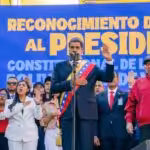 After the official ceremony in the National Assembly, Nicolás Maduro swore in with the people of Venezuela outside the Miraflores Palace. Photo: Zoe Alexandra.