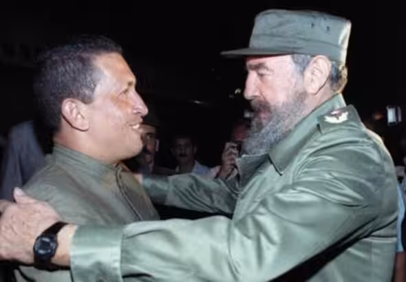 Hugo Chavez (L) and Fidel Castro (R), Dec. 13, 1994, Havana, Cuba. Photo: CubaDebate