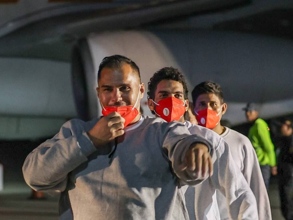 Venezuelan repatriated migrants, previously detained in the Guantanamo military base, arriving in Venezuela on Thursday, February 20, 2025. Photo: Con el Mazo Dando.