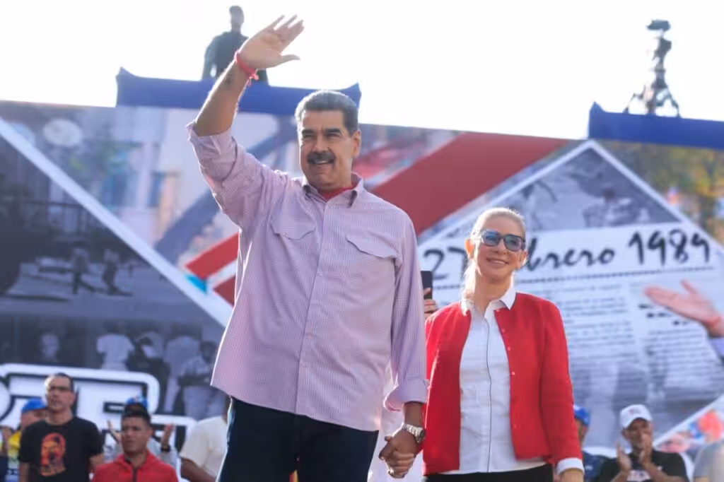 Venezuelan President Nicolás Maduro and his wife, Deputy Cilia Flores, before addressing Chavista supporters commemorating the 36th anniversary of the "Caracazo" uprising, in Caracas, February 27, 2025. Photo: Presidential Press.