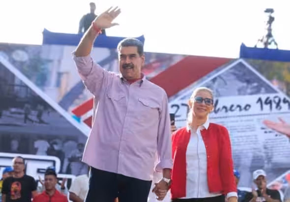 Venezuelan President Nicolás Maduro and his wife, Deputy Cilia Flores, before addressing Chavista supporters commemorating the 36th anniversary of the "Caracazo" uprising, in Caracas, February 27, 2025. Photo: Presidential Press.
