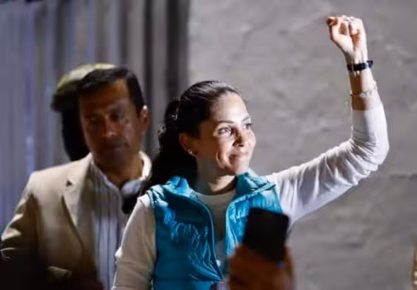 Ecuadorian leftist presidential candidate Luisa González before addressing supporters in Quito this Sunday, February 9, 2024. Photo: EFE.