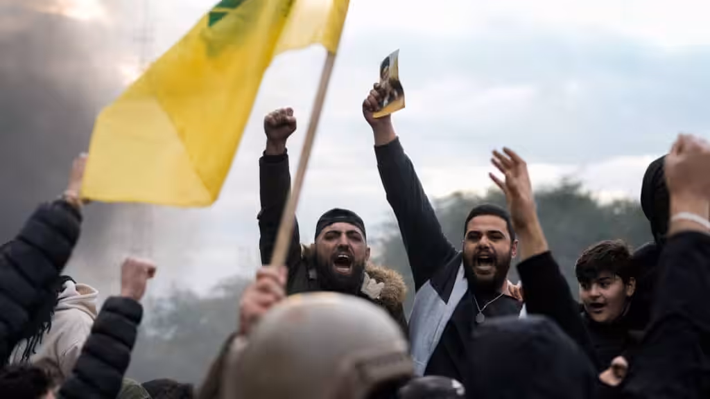 Hezbollah supporters block a road to the international airport during a protest in Beirut, Lebanon, Feb. 7, 2025. Photo: Bilal Hussein/AP.