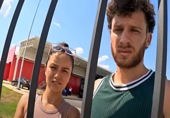 The foreign tourists who were harassed by three police officials in Venezuela. Photo: social media/Angie & Joris.