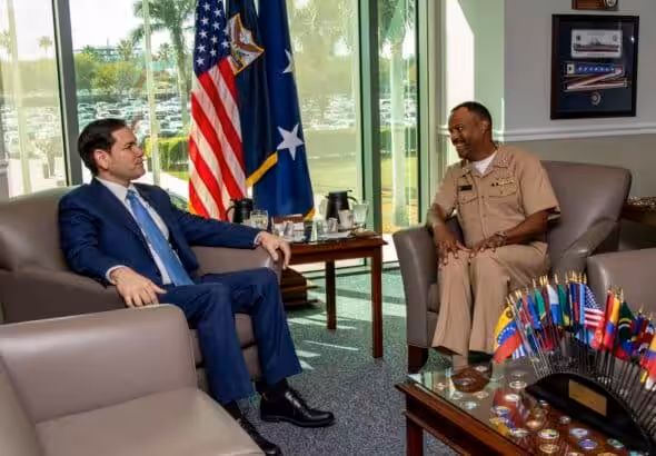 US SOUTHCOM Chief Admiral Alvin Holsey (right) talking with newly appointed US Secretary of State Marco Rubio (left) during the latter's visit to the SOUTHCOM headquarters in Doral, Florida on February 7, 2025. Photo: X/@USAenEspanol