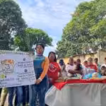 Commune members explain proposed projects at a communal council meeting, Bolívar state, Venezuela. Photo: X/@ComunasVE_