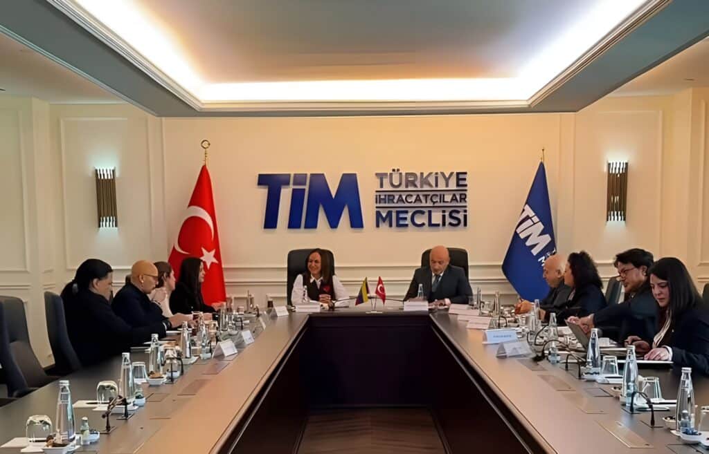 Venezuelan Foreign Trade Minister Coromoto Godoy, accompanied by the president of the Export Promotion and Country Brand Agency, Daniella Cabello, held a meeting at the facilities of the Turkish Exporters Assembly (TIM). Photo: IG/@mincoexve.