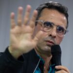 Henrique Capriles speaking at a press conference. Photo: File photo.