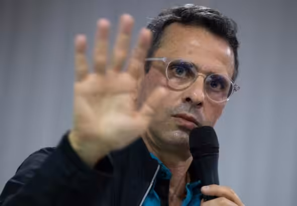 Henrique Capriles speaking at a press conference. Photo: File photo.