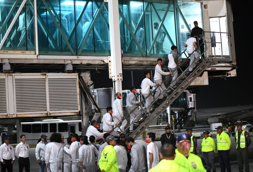 deportados-venezuela-base-naval-de-guantanamo