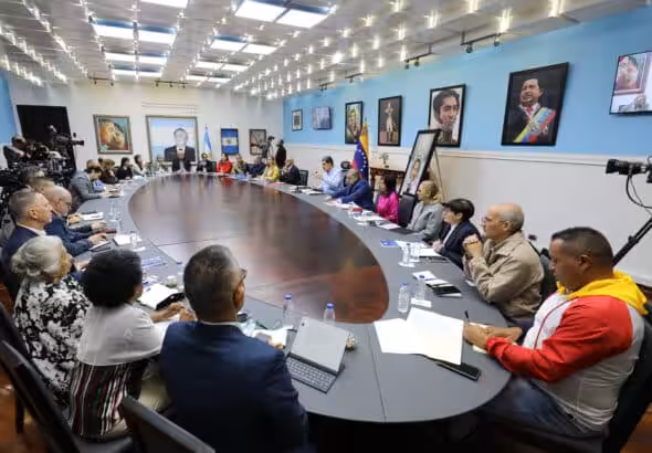 Venezuelan President Nicolás Maduro addresses the members of the National Commission for Constitutional Reform at Miraflores Palace, during the first workshop to draft the Constitutional Reform proposal on Tuesday, February 25, 2025. Photo: Presidential Press.