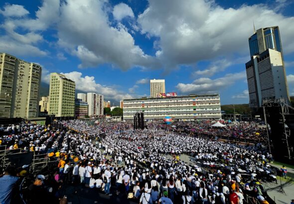 Panoramic view of the musicians and the public attending an El Sistema concert in Caracas celebrating its 50th anniversary on Sunday, February 23, 2025. Photo: AVN.