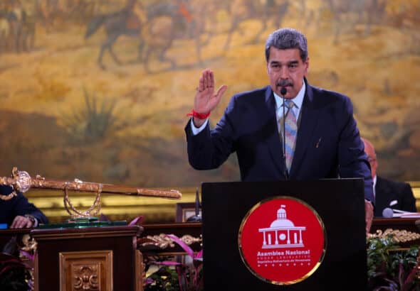Venezuelan President Nicolás Maduro delivering the constitutional reform proposal to the National Assembly on Saturday, February 15, 2025. Photo: Presidential Press.