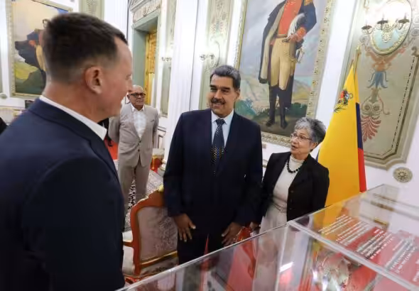 US Special Envoy Richard Grenell (left) meets Venezuelan President Nicolás Maduro (right) in Miraflores Palace, Caracas, January 31, 2025. Photo: Presidential Press.