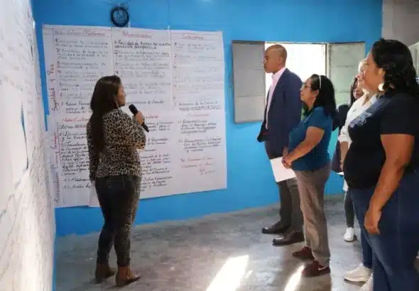 Venezuelan Education Minister Héctor Rodríguez, during his visit to the Carapita Insurgente Socialist Commune in Antímano, Caracas. Photo: Con el Mazo Dando.